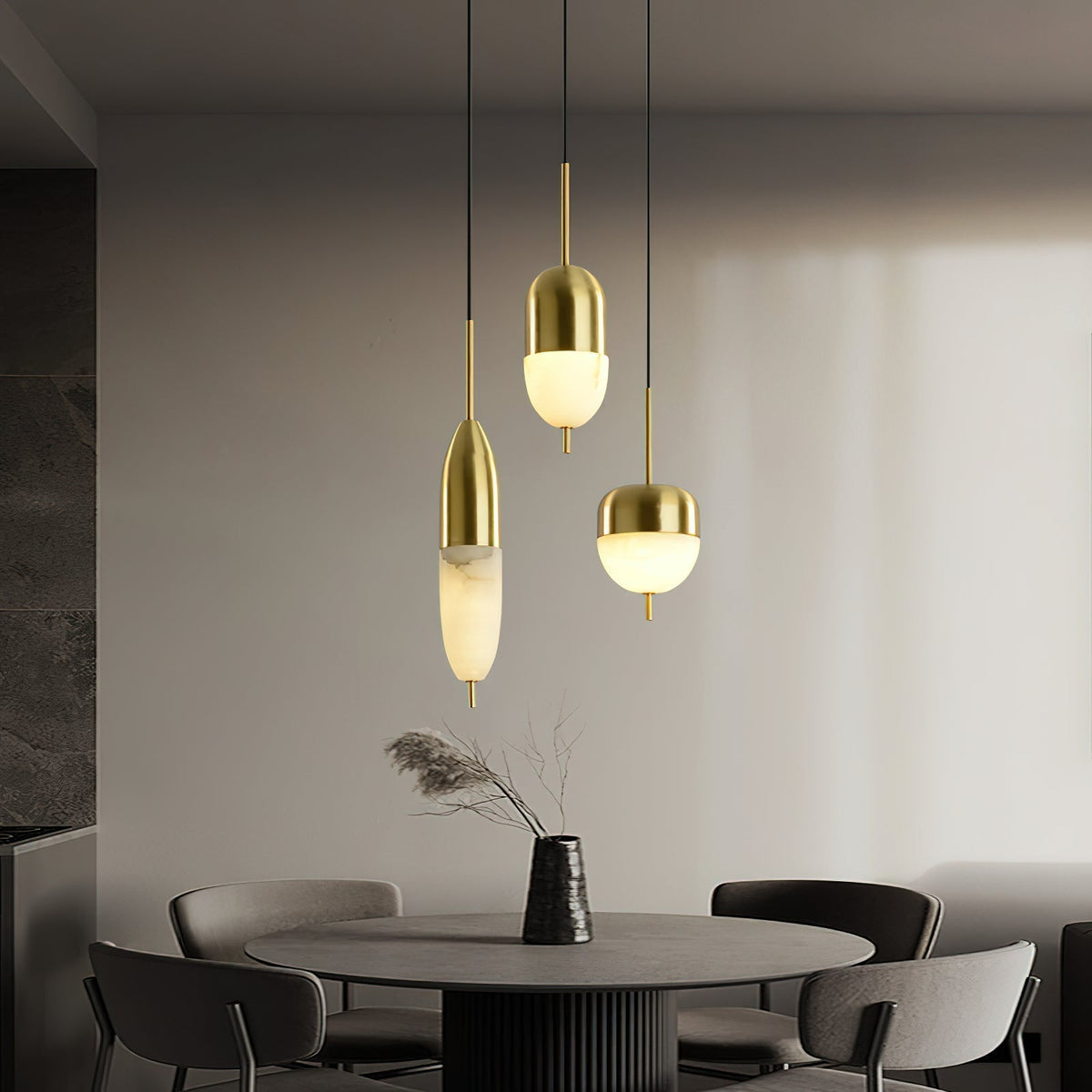 Himinuvye minimalistisk messing-pendellampe i alabaster