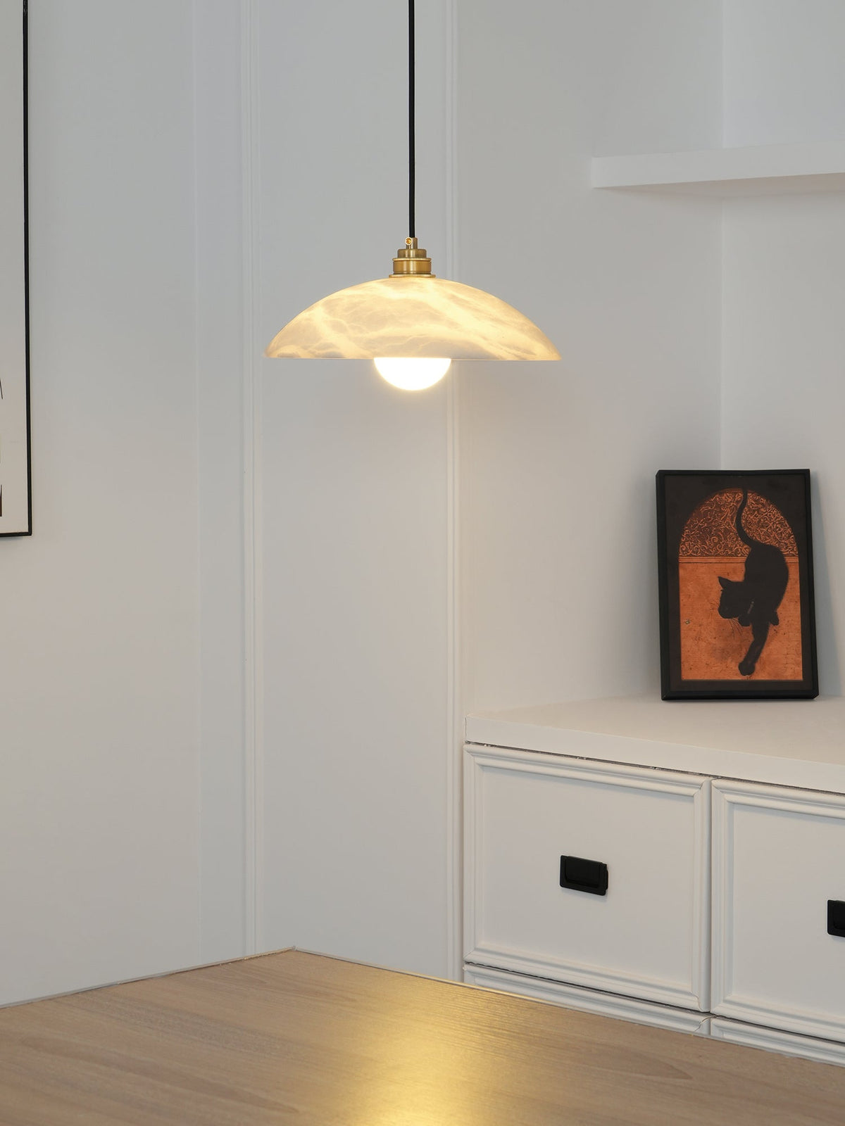 Ezriel pendellampa i alabaster