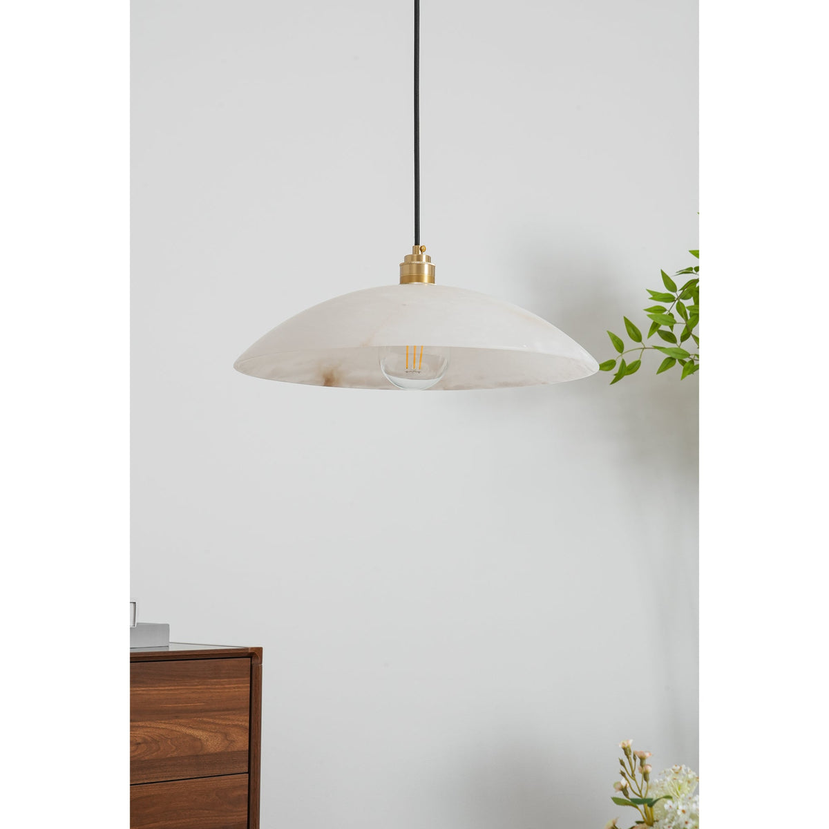 Ljomuvyd kreativ individuel kuppel-pendellampe i alabaster
