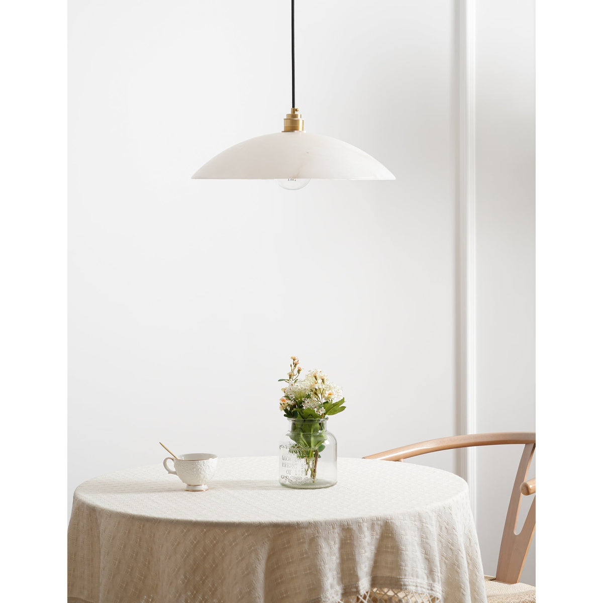 Ljomuvyd kreativ individuel kuppel-pendellampe i alabaster