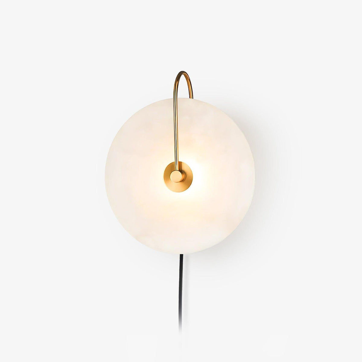 Albeaine globformad vägglampa med alabaster och stickkontakt