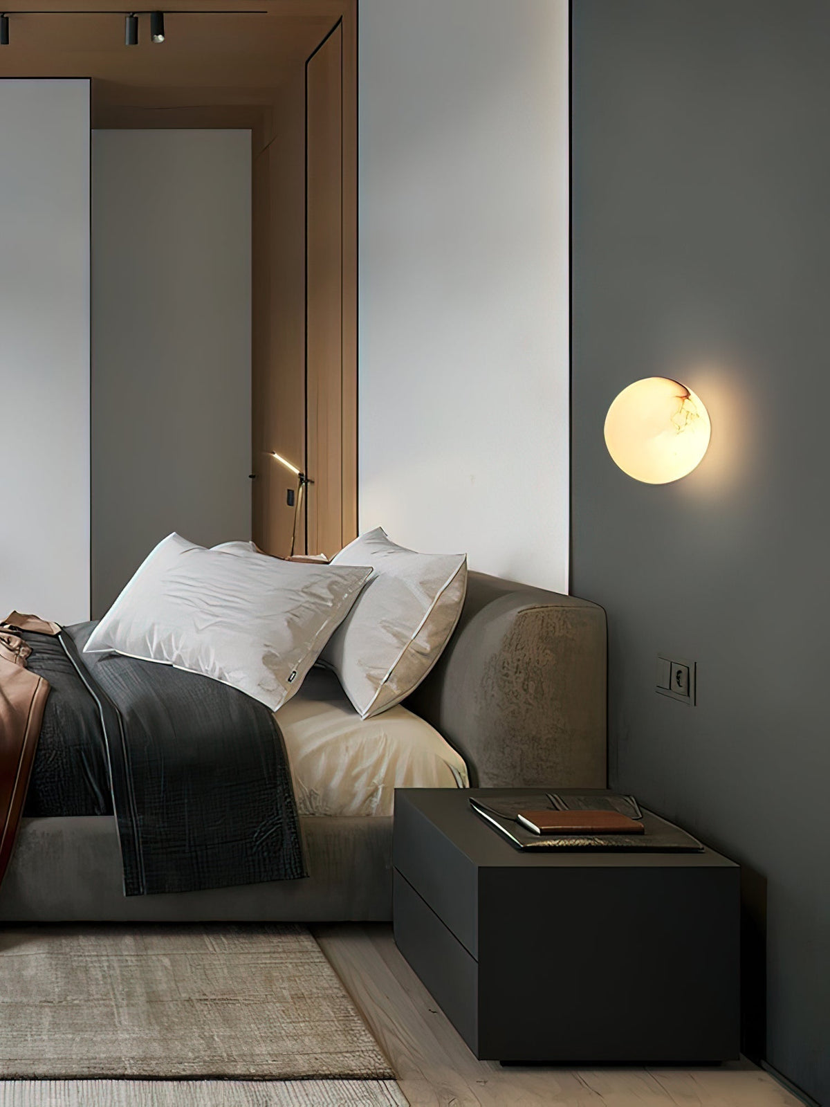 Navo mini-klotformad vägglampa i alabaster
