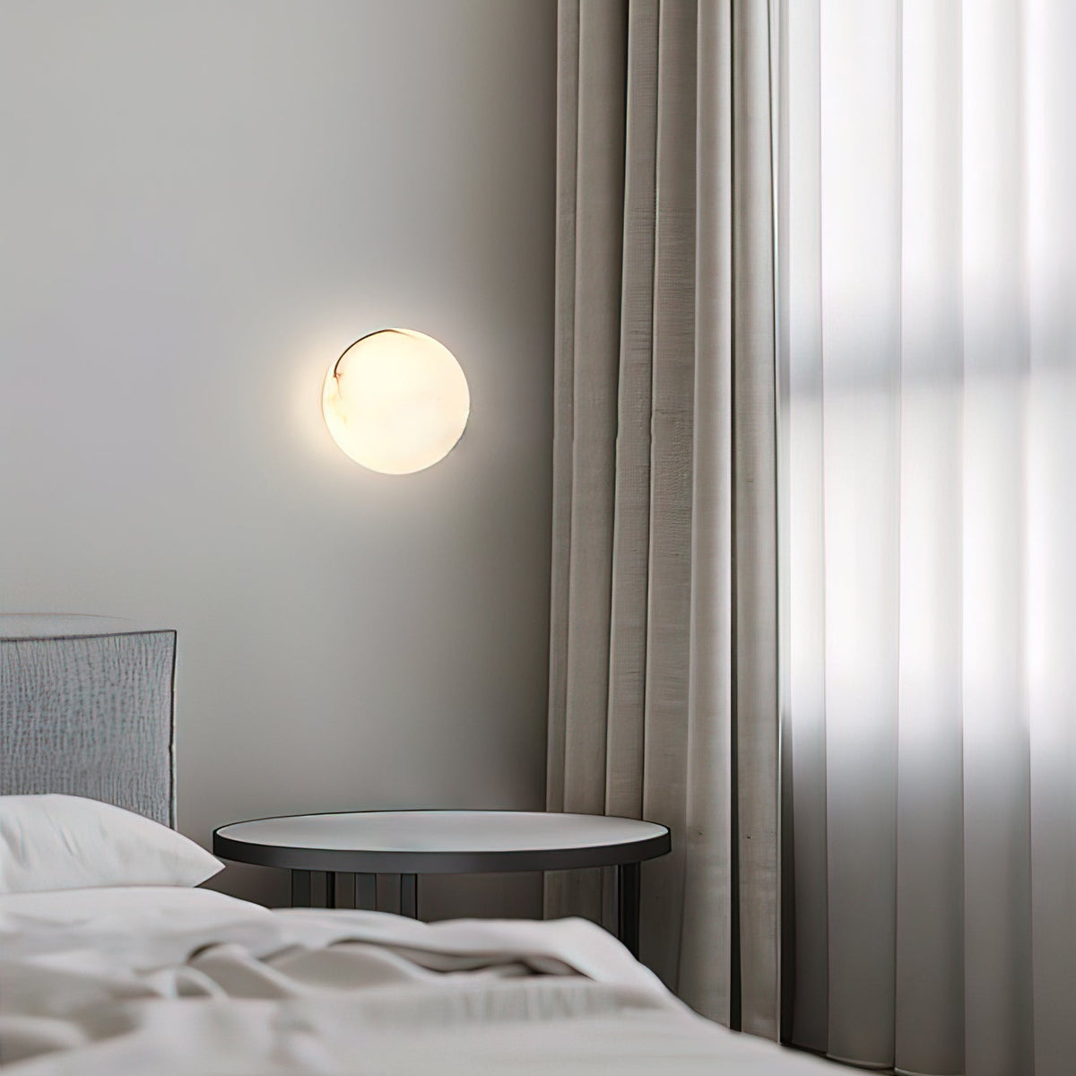 Navo mini-klotformad vägglampa i alabaster