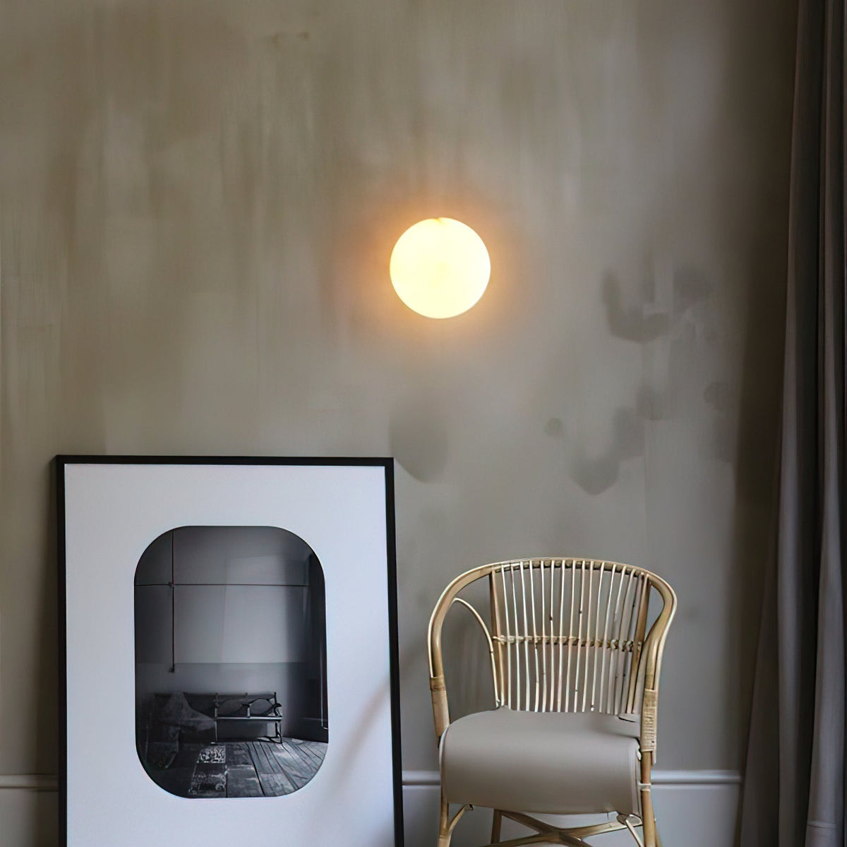 Navo mini-klotformad vägglampa i alabaster