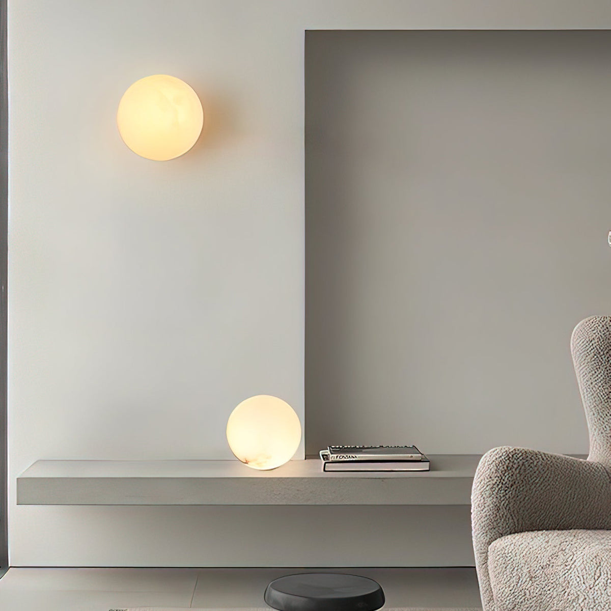 Navo mini-klotformad vägglampa i alabaster