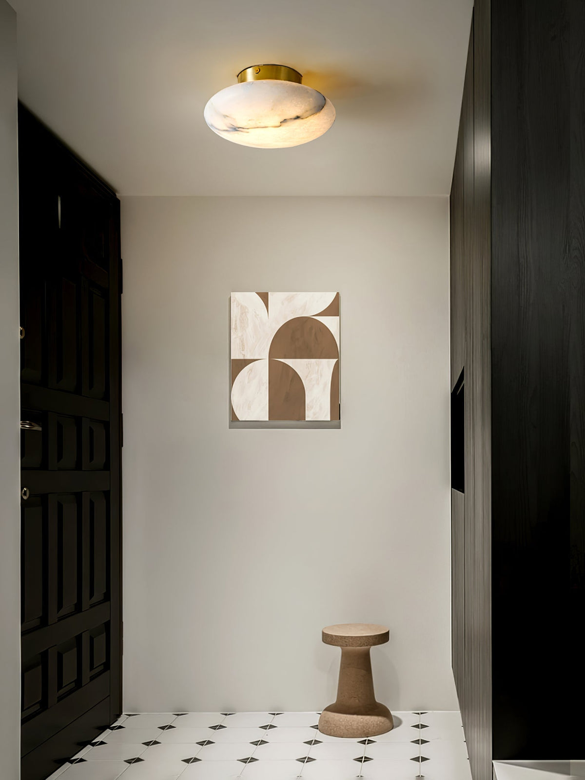 Vanorara minimalistisk taklampa i alabaster med nära montage