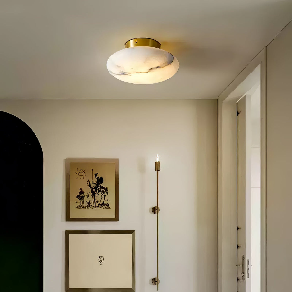 Vanorara minimalistisk taklampa i alabaster med nära montage