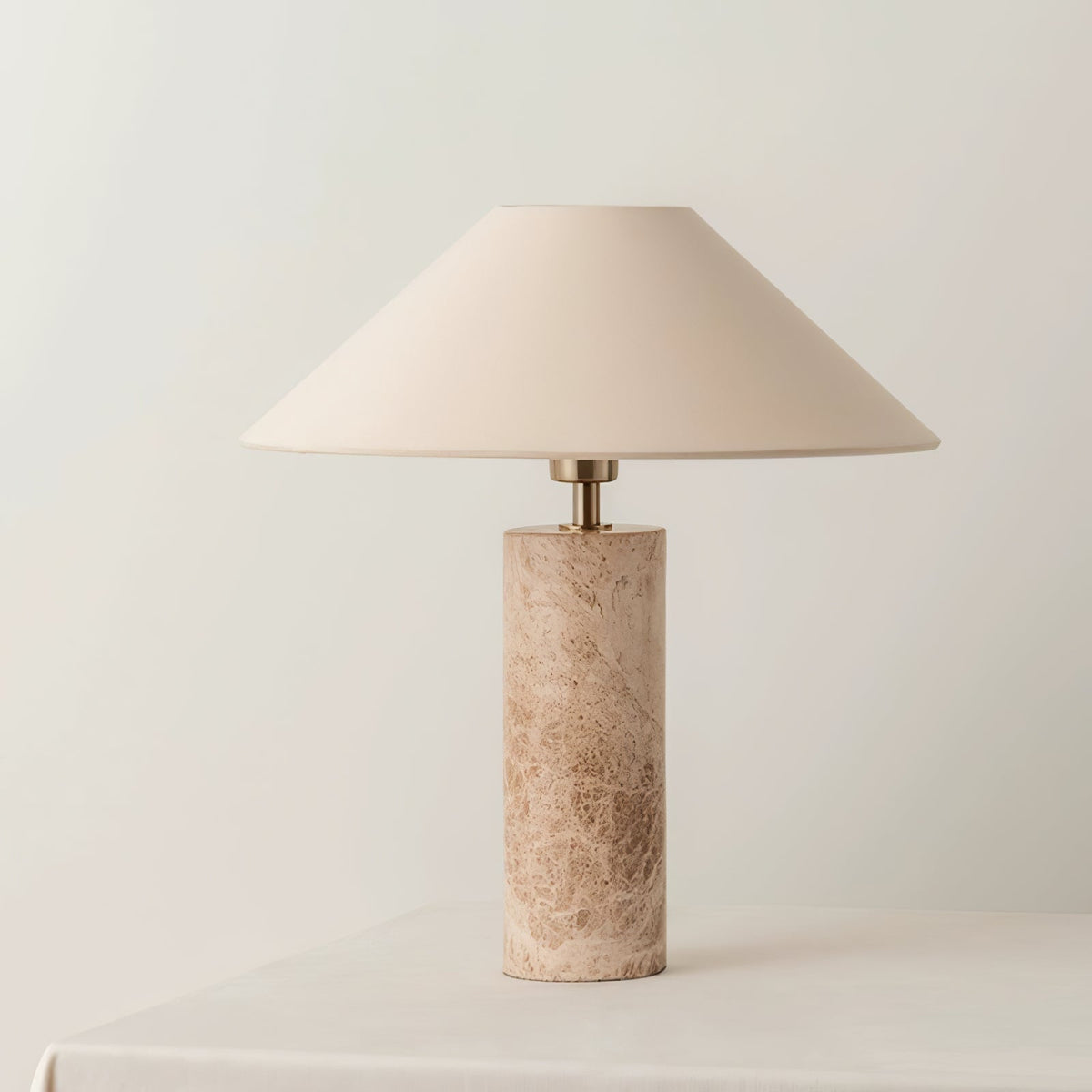 Peterielle moderne marmorbordlampe