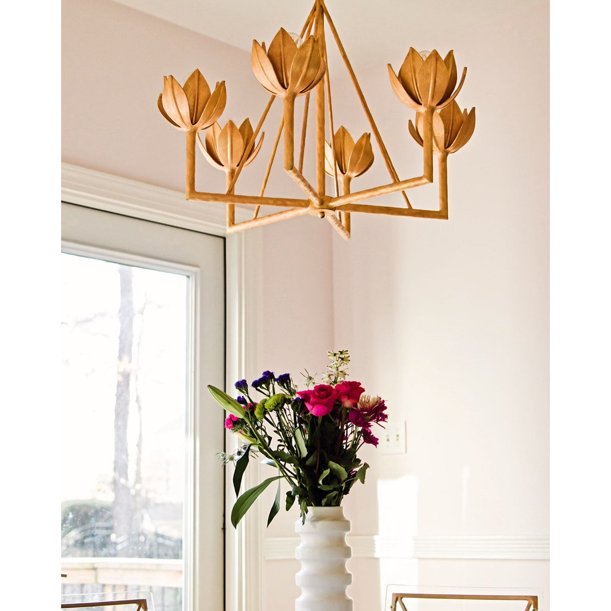 Alberto moderne minimalistisk blomsterlysekrone i messing