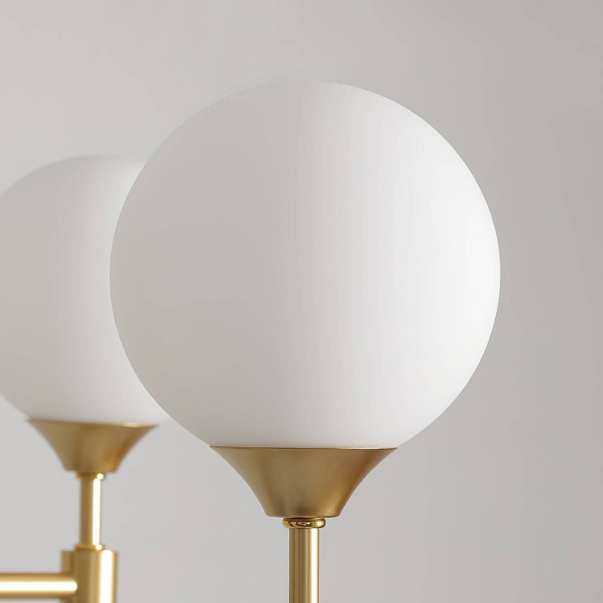 Vatnuvyi minimalistinen pallomainen lasikattokruunu