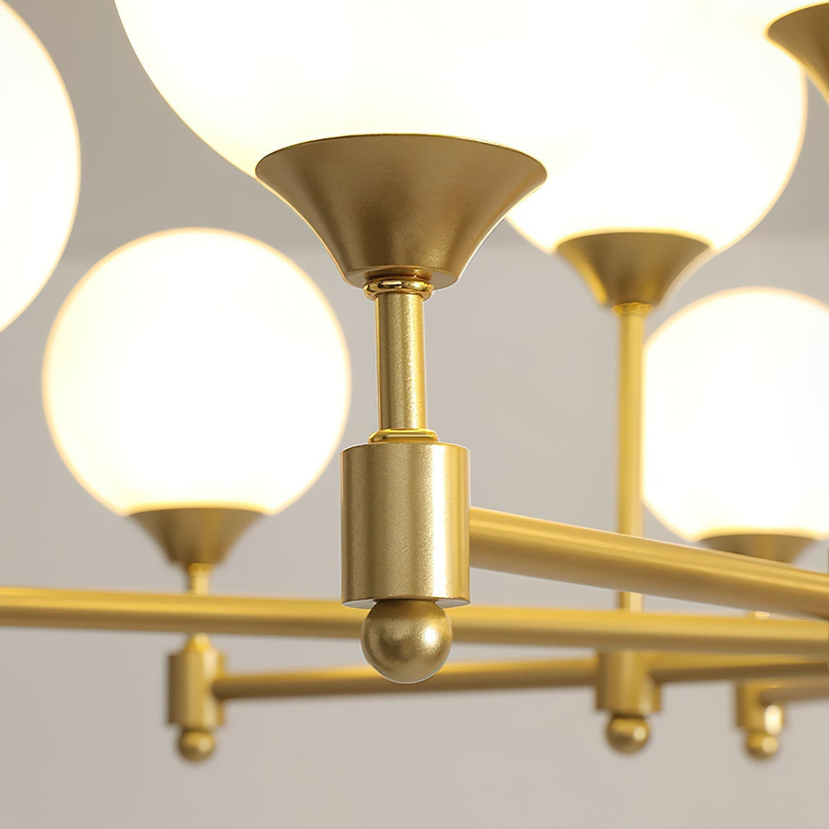 Vatnuvyi minimalistinen pallomainen lasikattokruunu