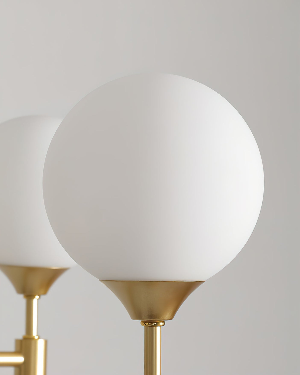 Celireon elegant ljuskrona i glas