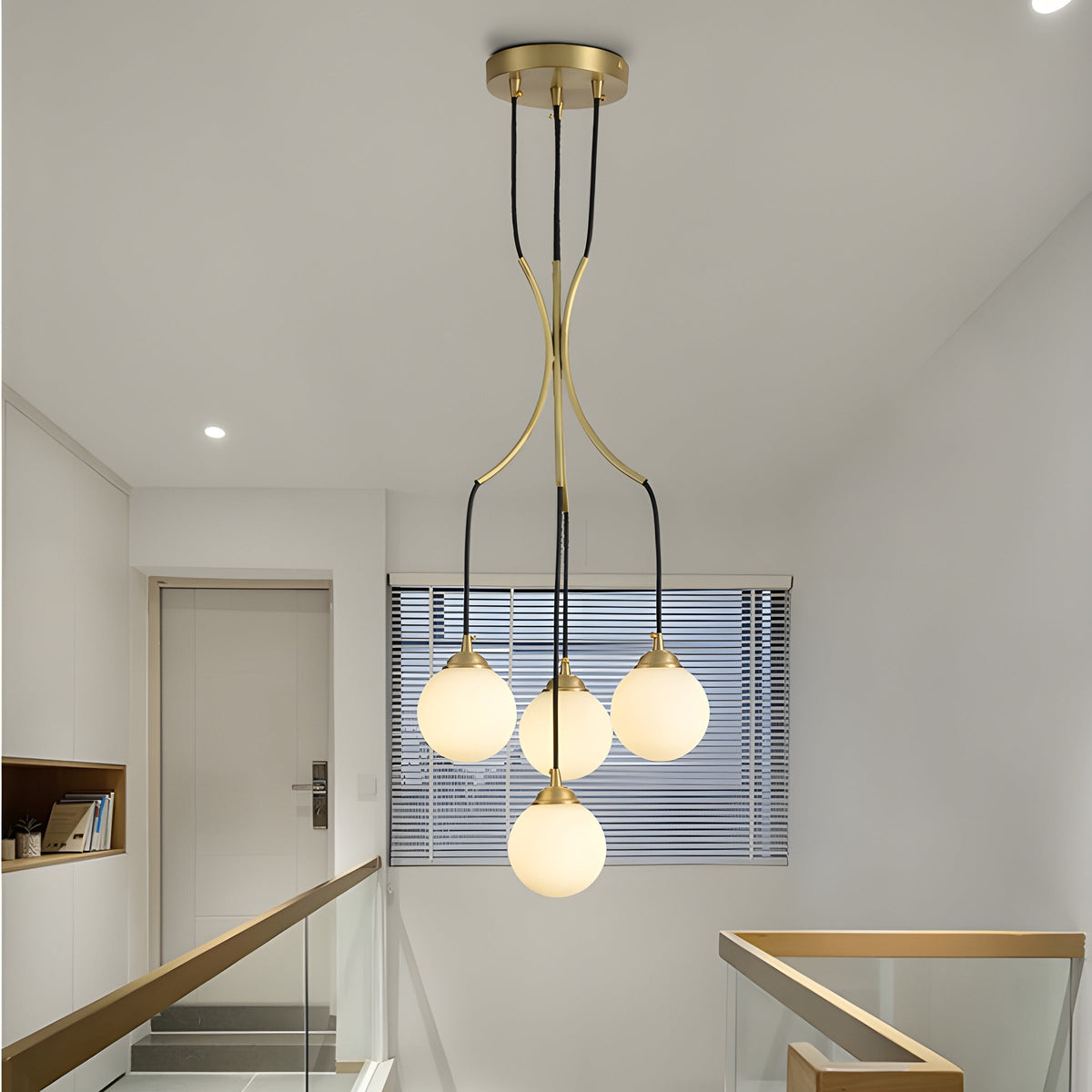Candeeiro de teto minimalista moderno de vidro Zoruvyi, com bolas suspensas