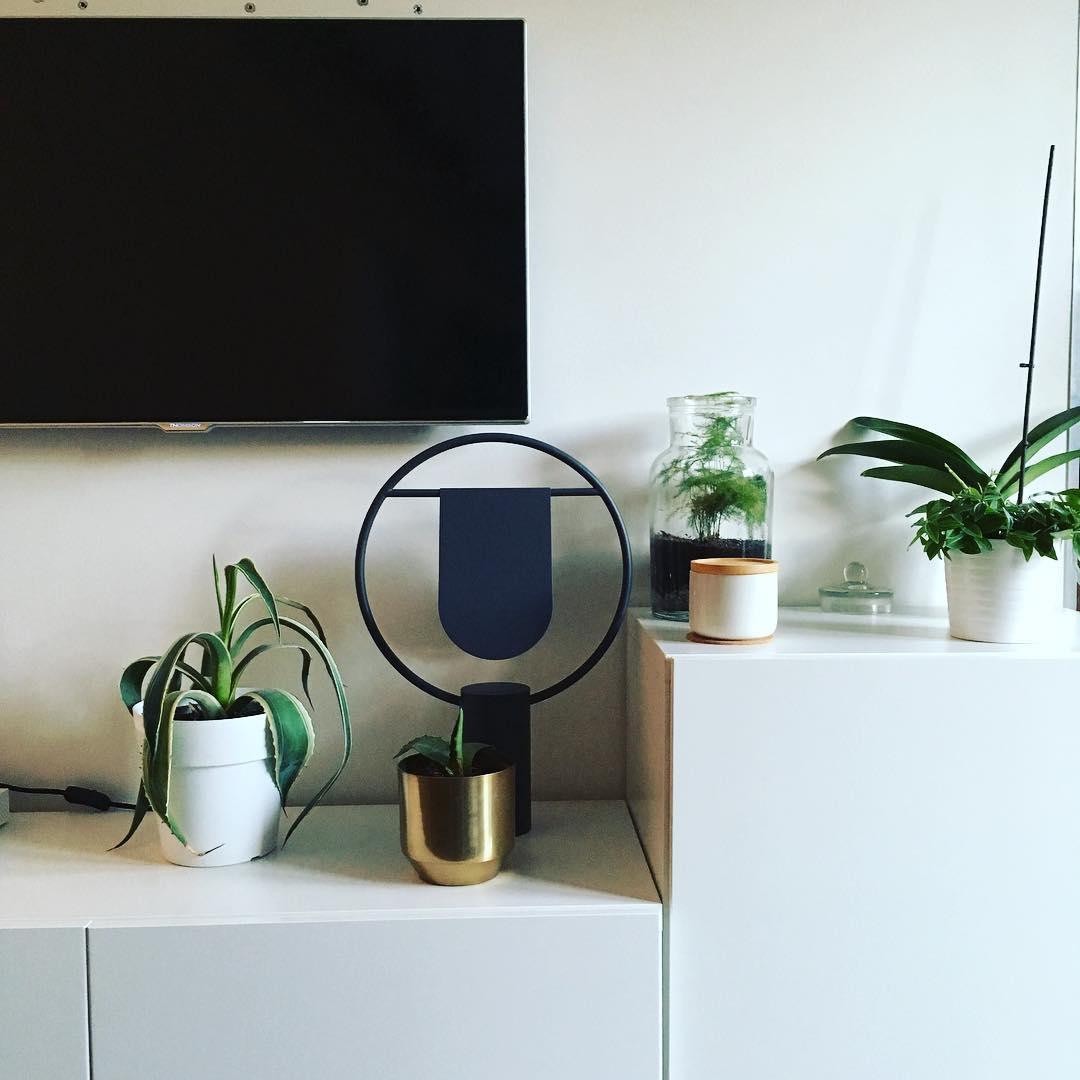 Abigail moderne bordlampe