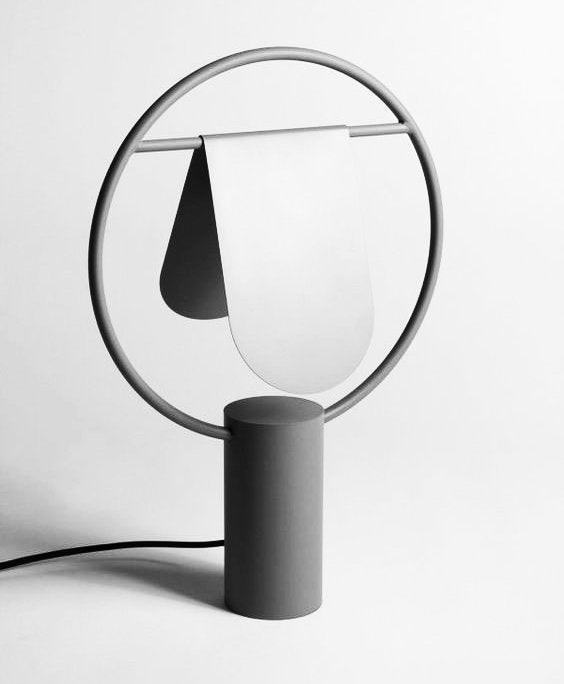 Abigail moderne bordlampe