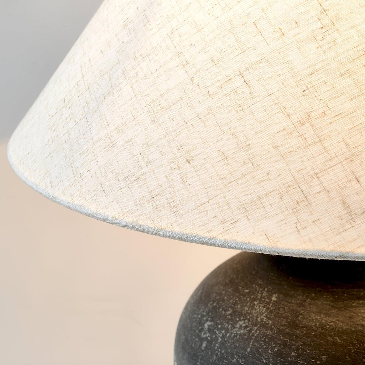 Crin minimalistisk keramisk bordslampa