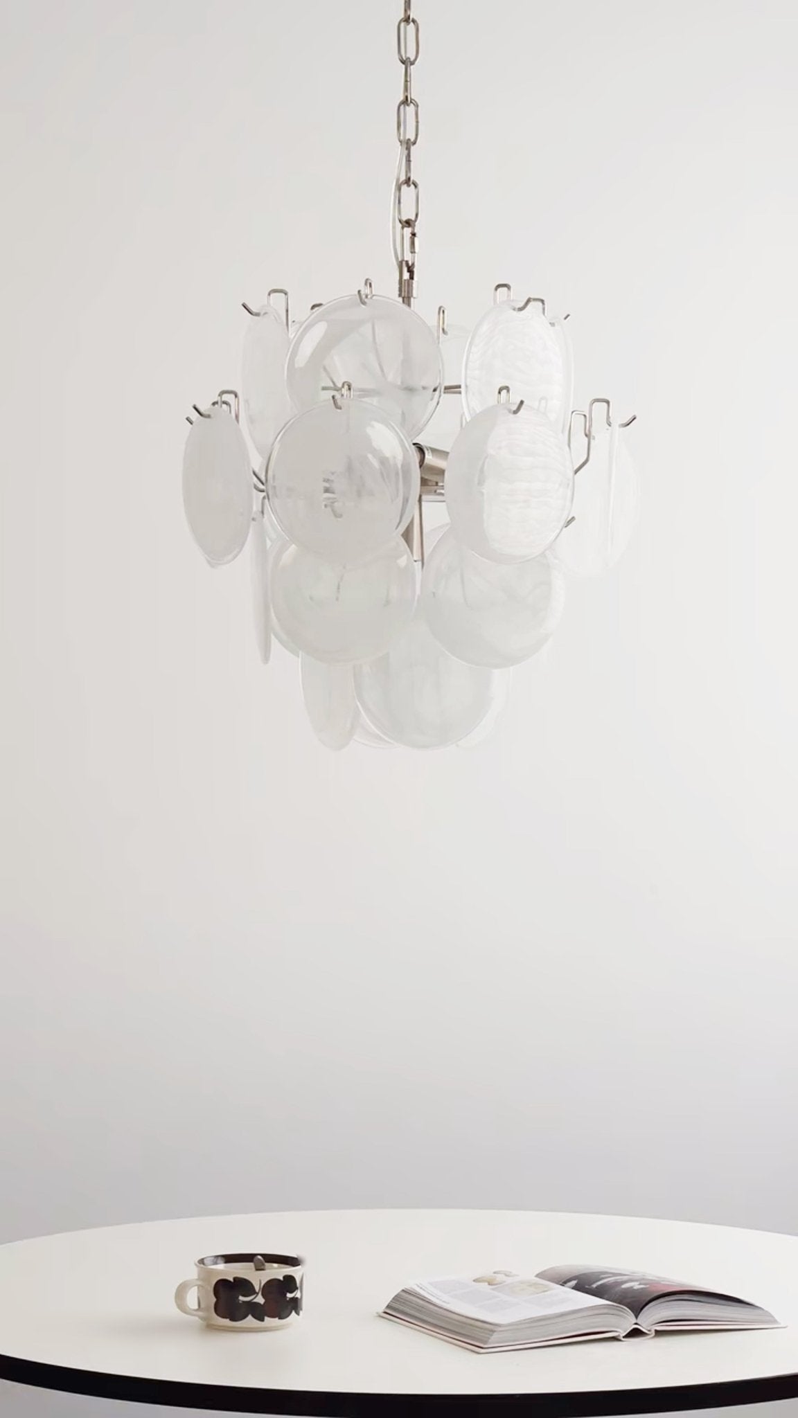 Lioruora lysekrone i abrikosfarvet Murano-glas med skiver, lagdelt kunstnerisk