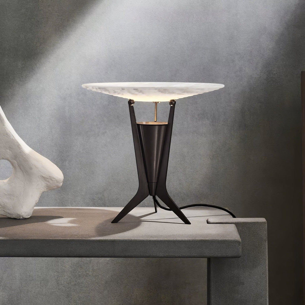Eurtalus bordlampe med alabasttop
