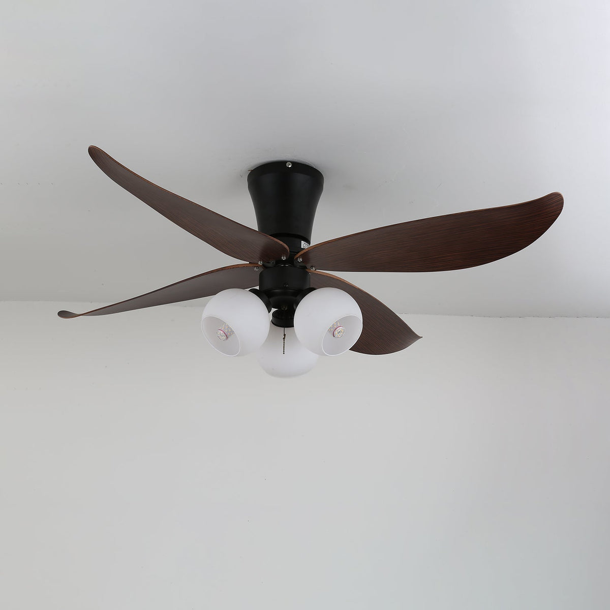 Ventoinha de teto vintage com luz de madeira e vidro Lunair