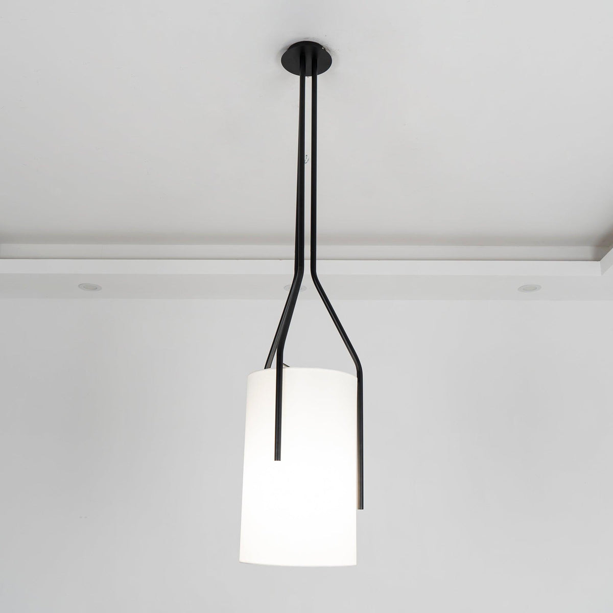 Cex moderne LED-lysekrone i messing med 3 lys