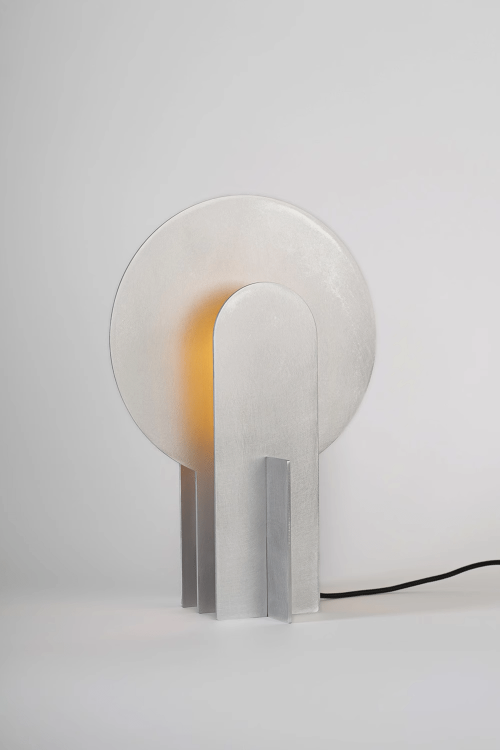 Solvique Arch-bordlampe i marmor