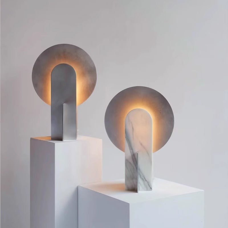 Solvique Arch-bordlampe i marmor