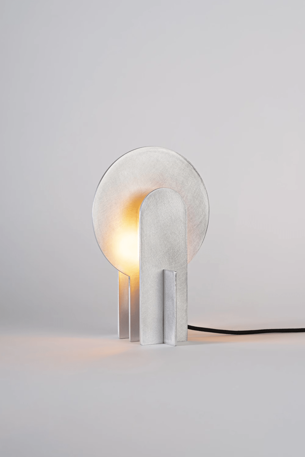 Solvique Arch-bordlampe i marmor