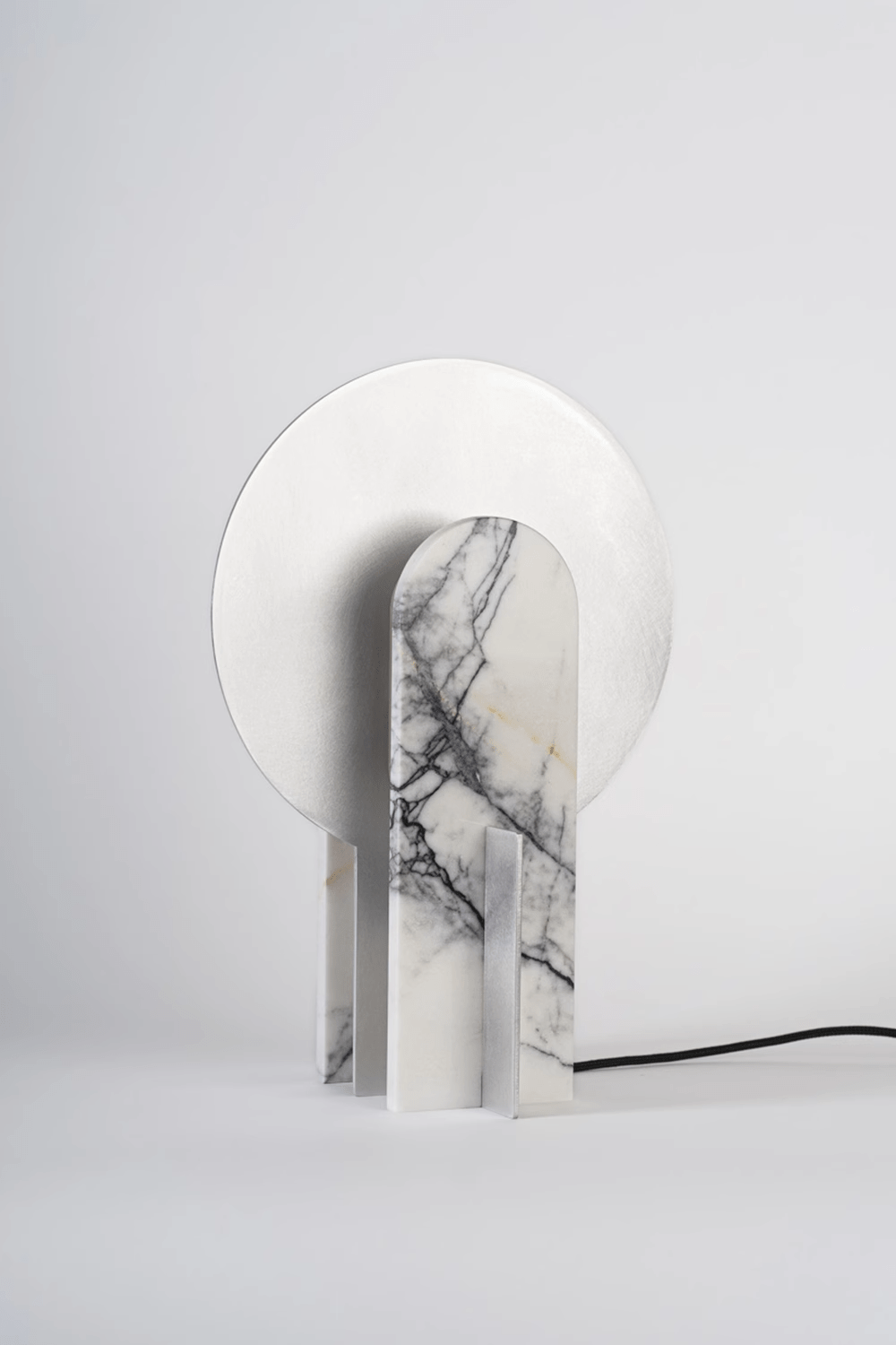 Solvique Arch-bordlampe i marmor