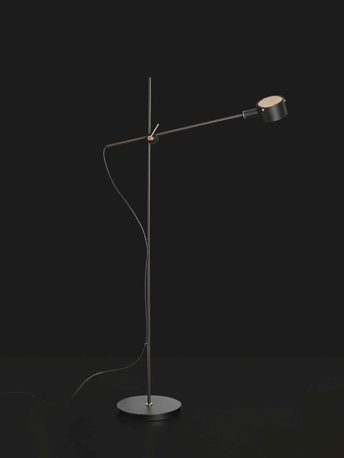 Arclen golvlampa med justerbar arm