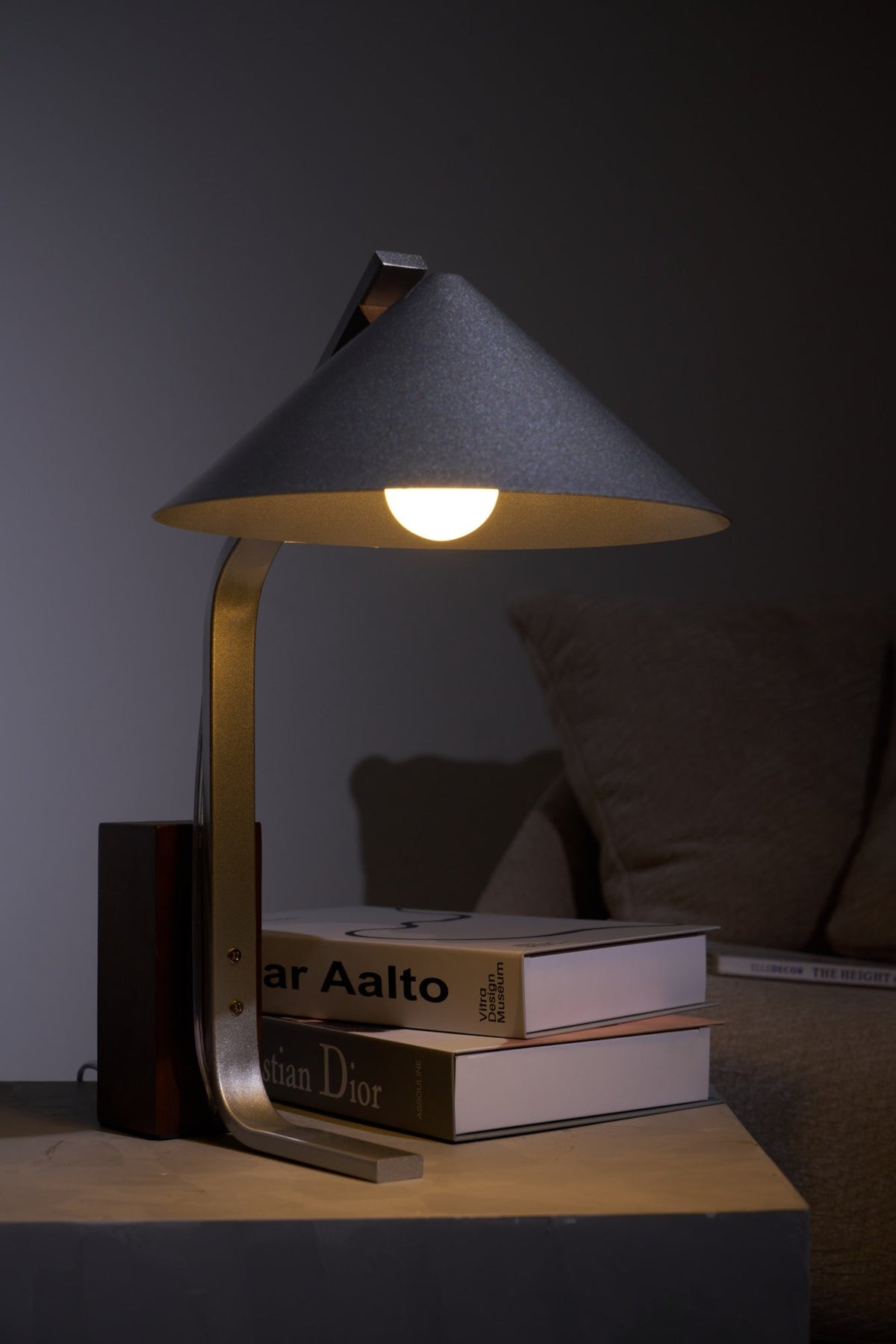 Ireld moderne bordlampe
