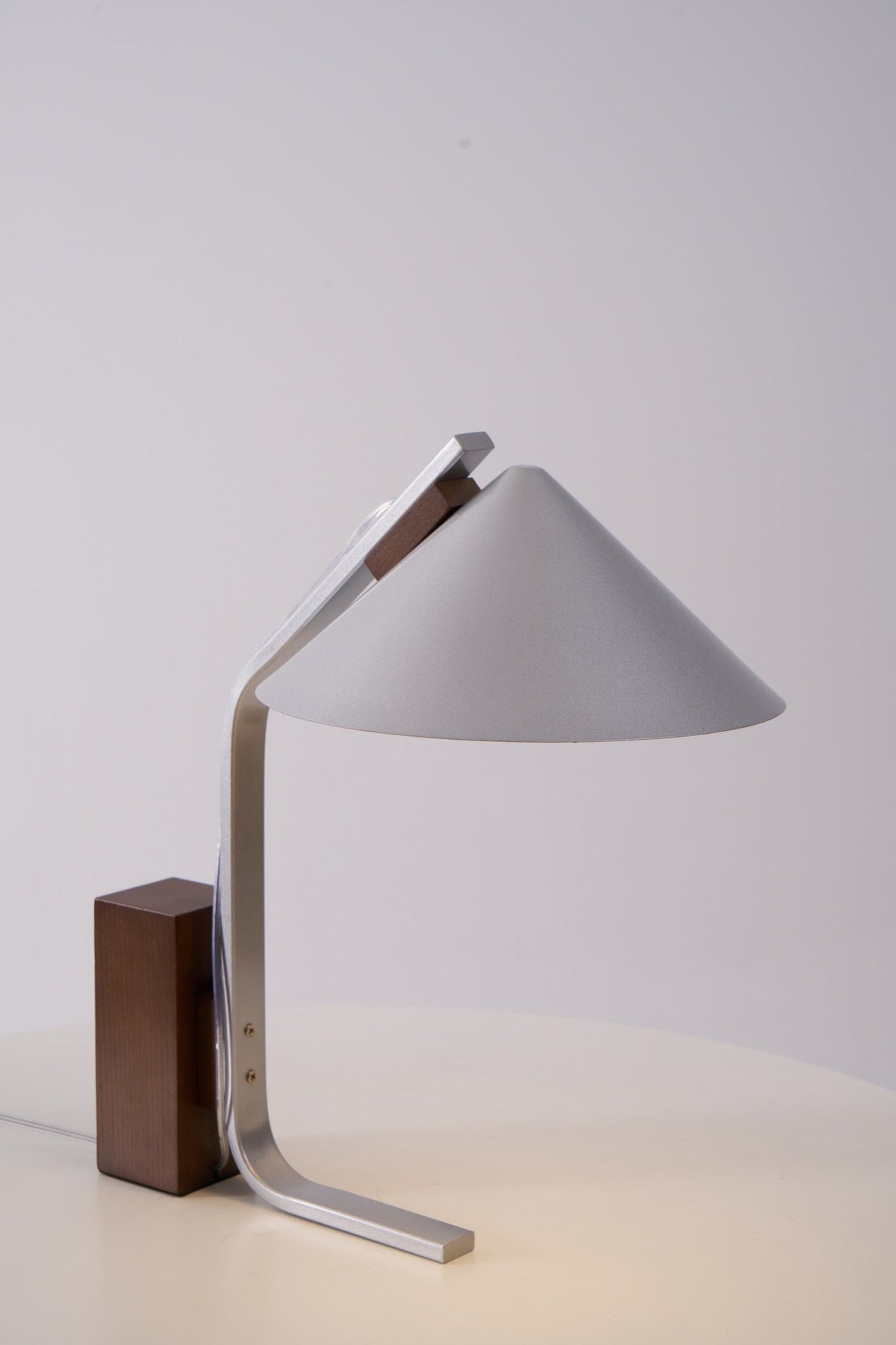 Ireld moderne bordlampe