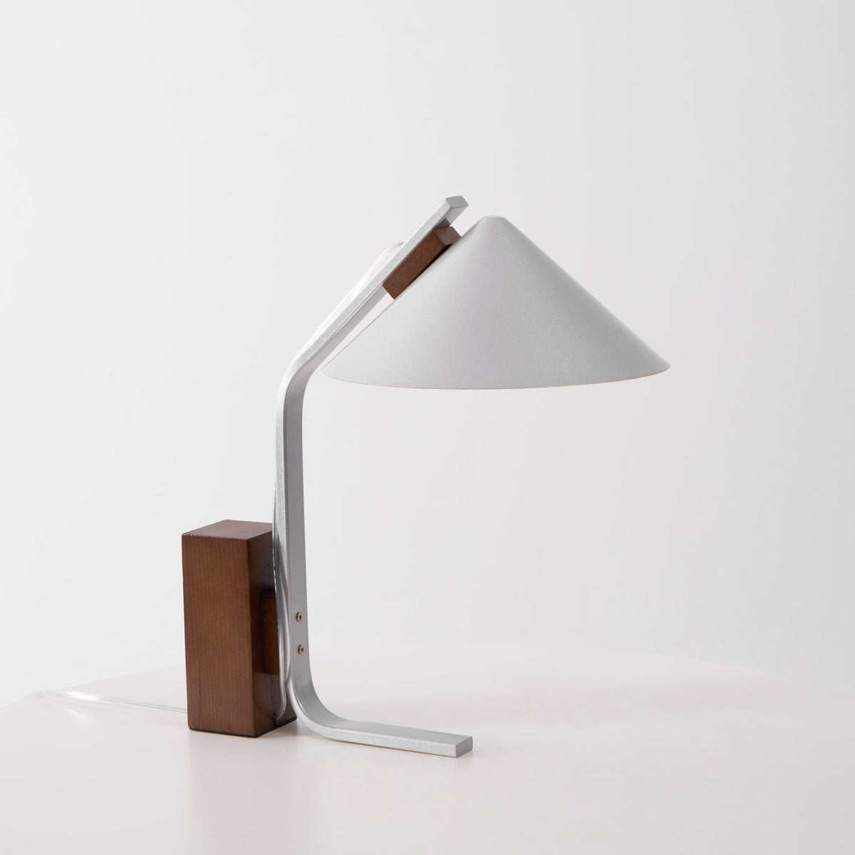 Ireld moderne bordlampe