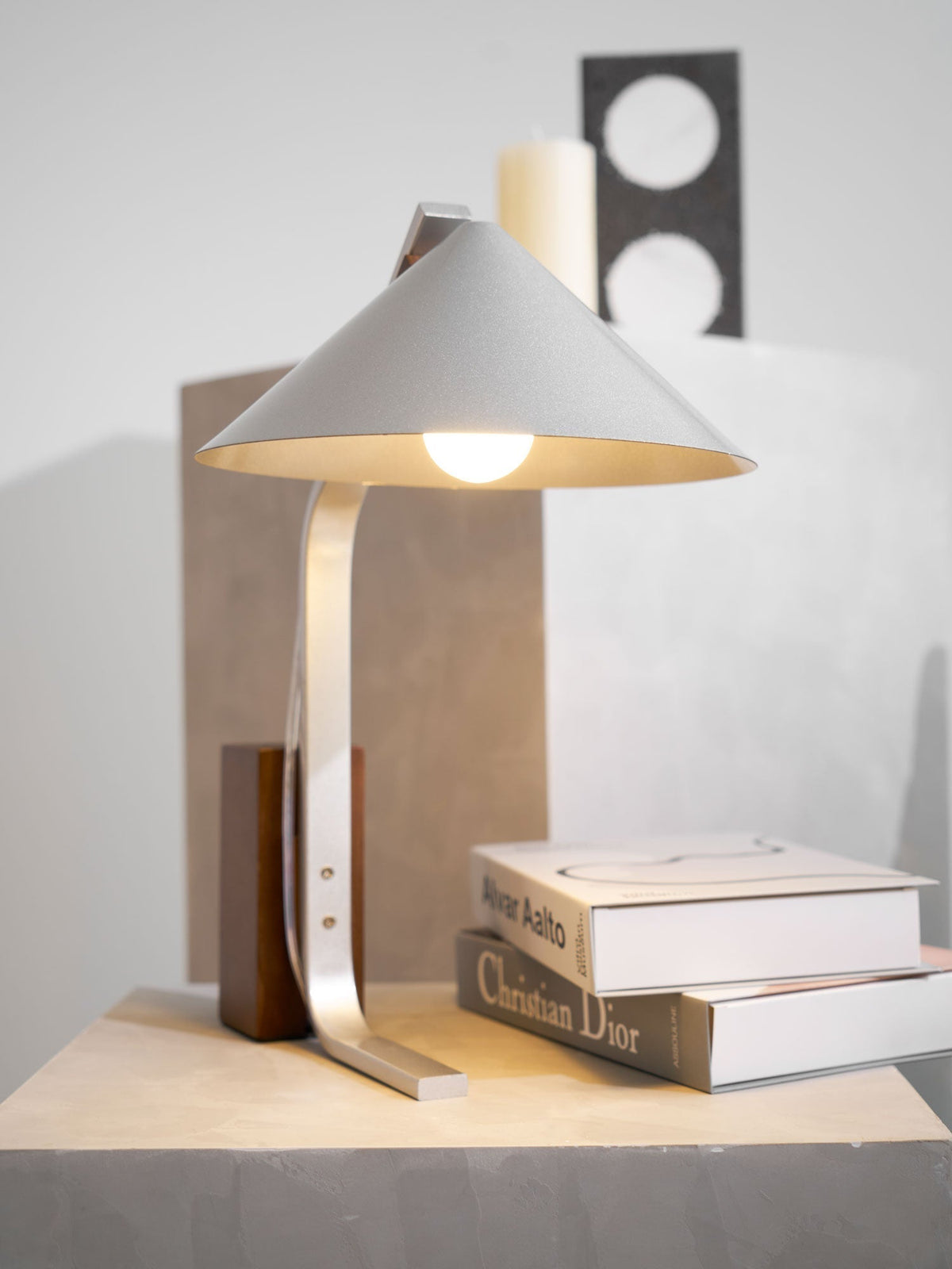 Ireld moderne bordlampe