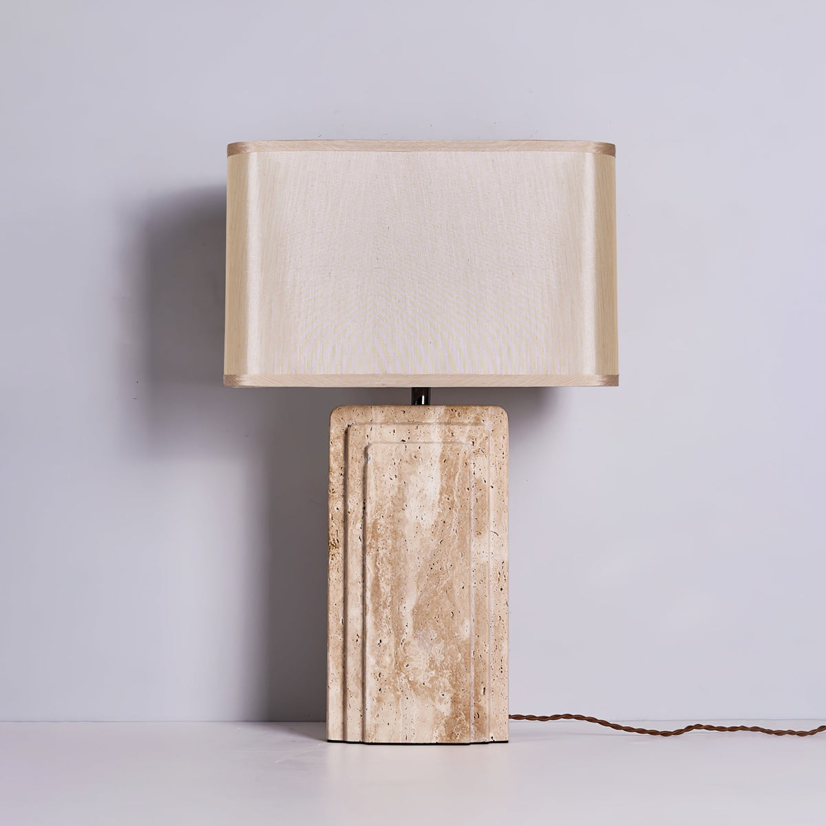 Cocare-bordlampe i travertin