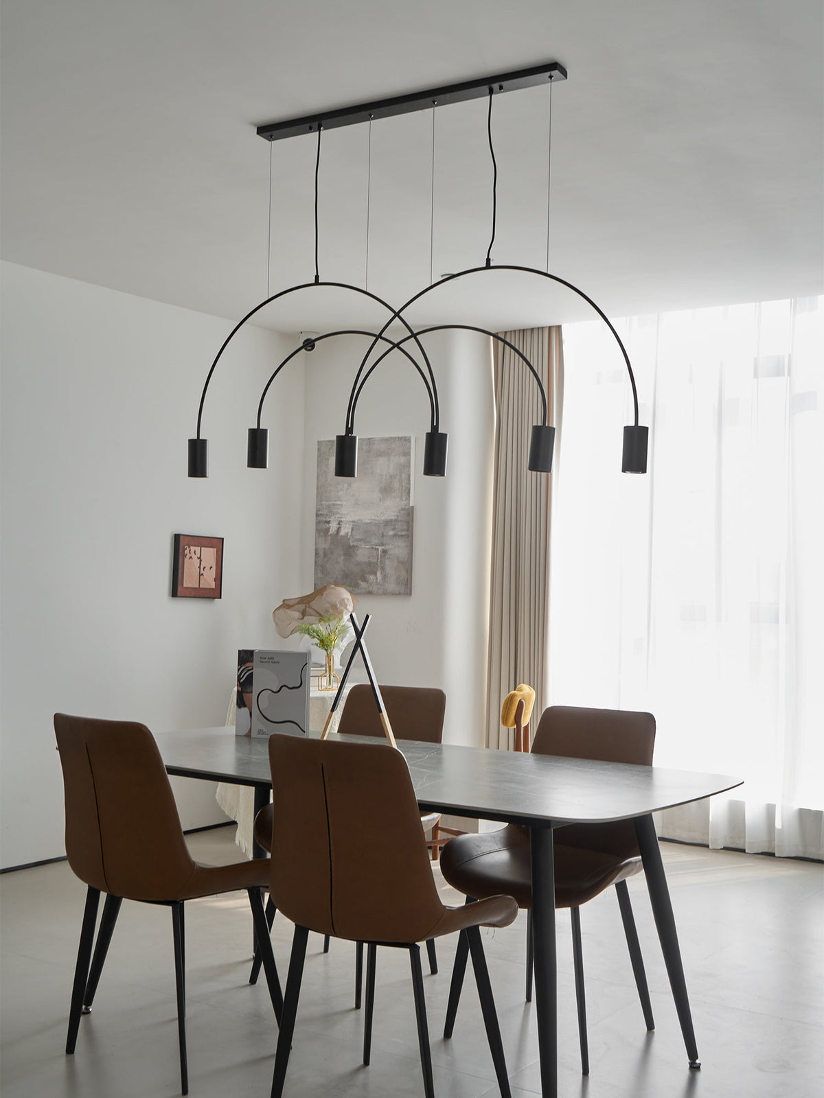 Candeeiro suspenso Noriel com cilindros sobrepostos, minimalista, para a sala de jantar