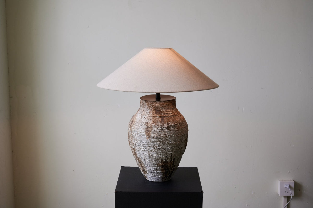Candeeiro de mesa Celia em cerâmica wabi-sabi