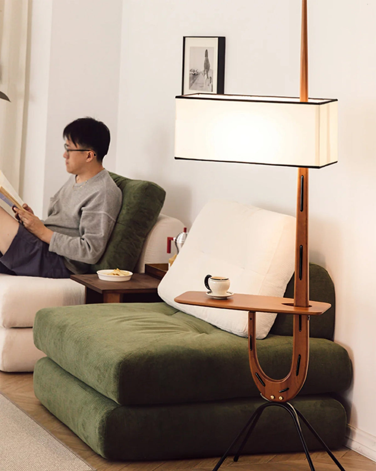 Vemara Golvlampa i trä i mitten av århundradet-stil