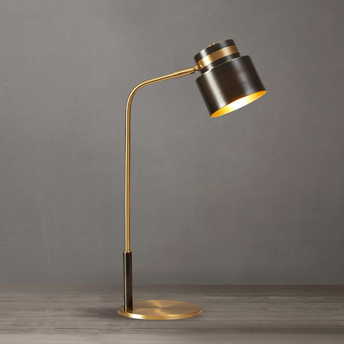 Zorase industriell bordslampa i mässing