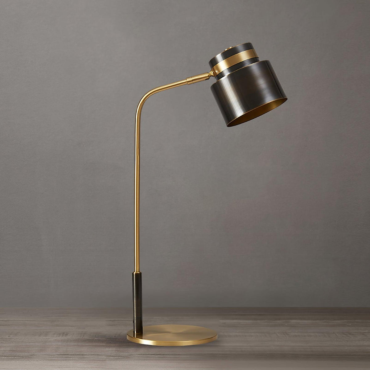 Zorase industriell bordslampa i mässing