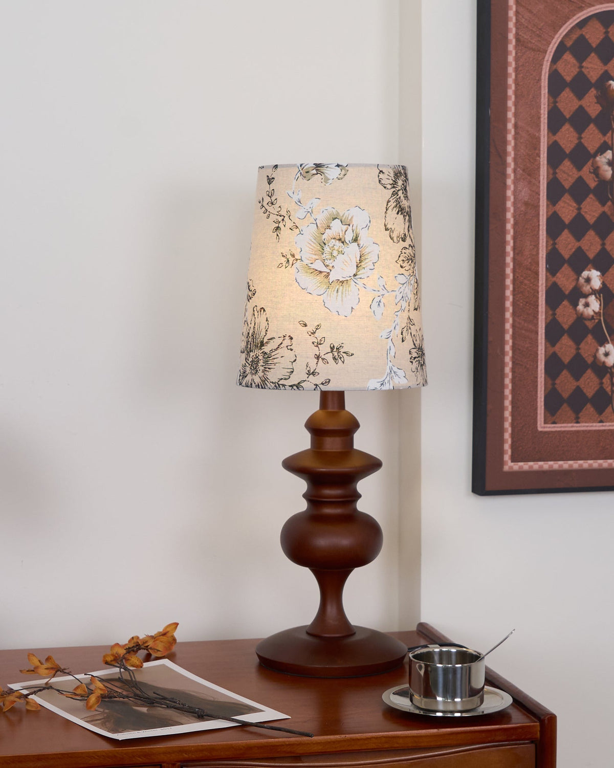 Lumiselle bordslampa