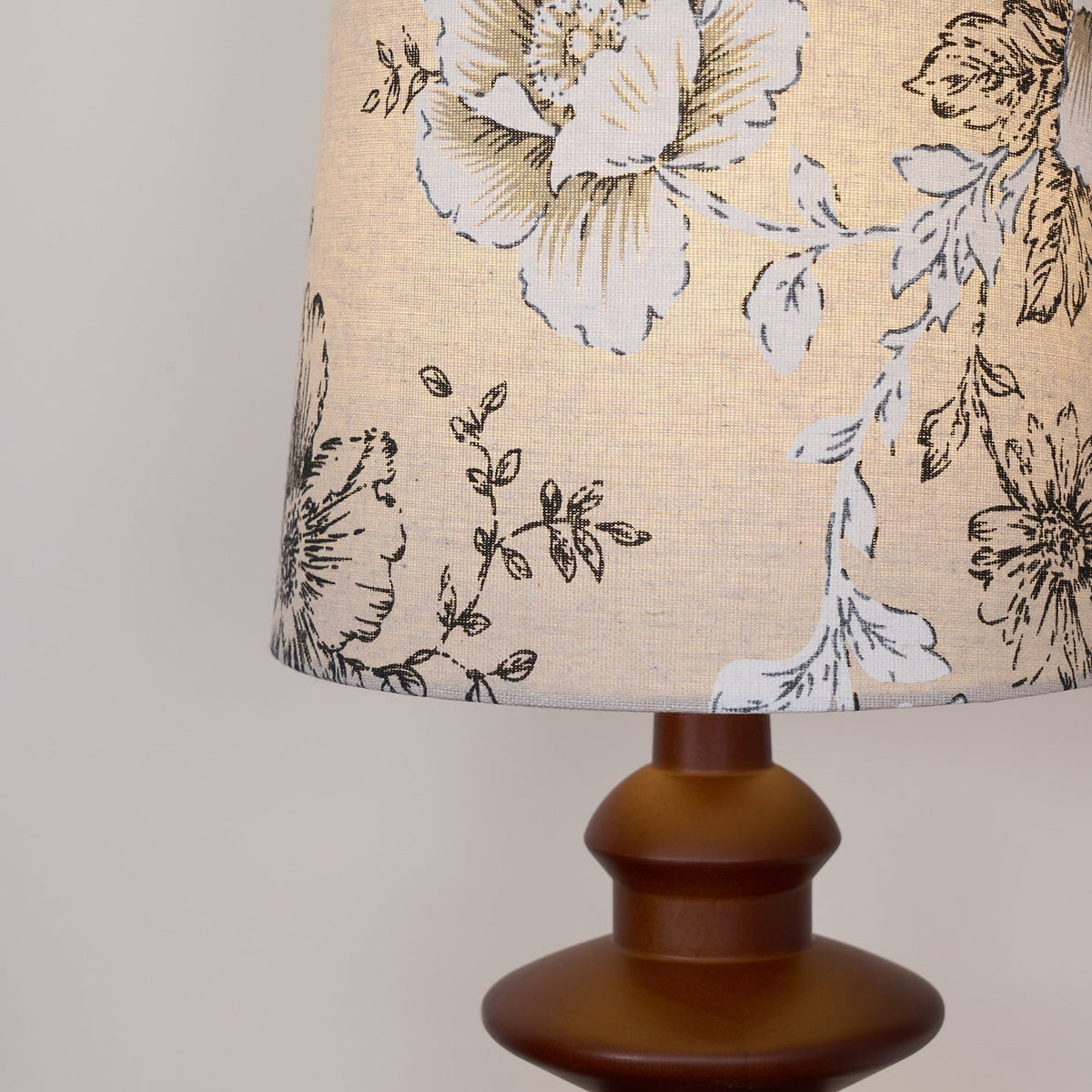 Lumiselle bordslampa
