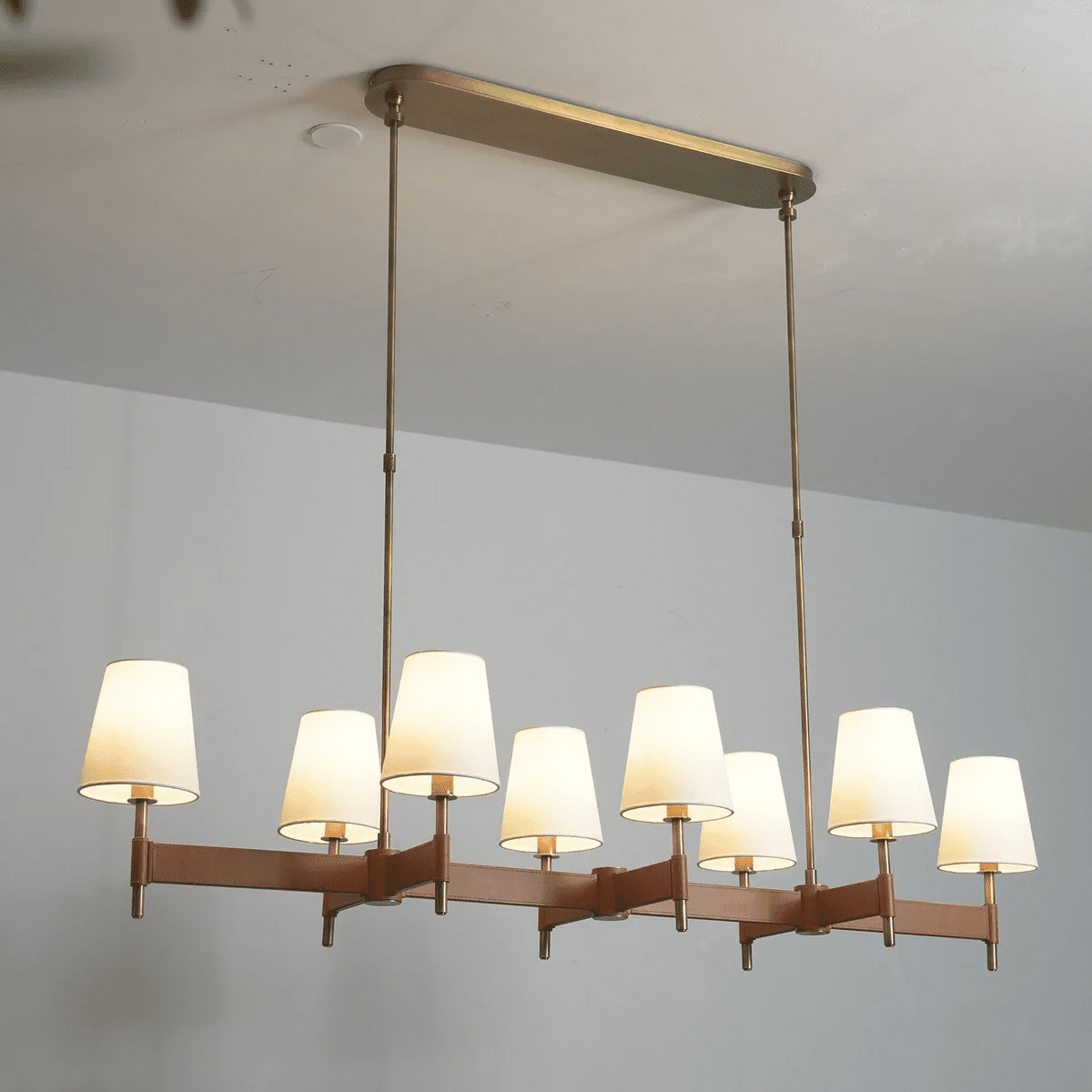 Candeeiro de lustre Arianna em pele