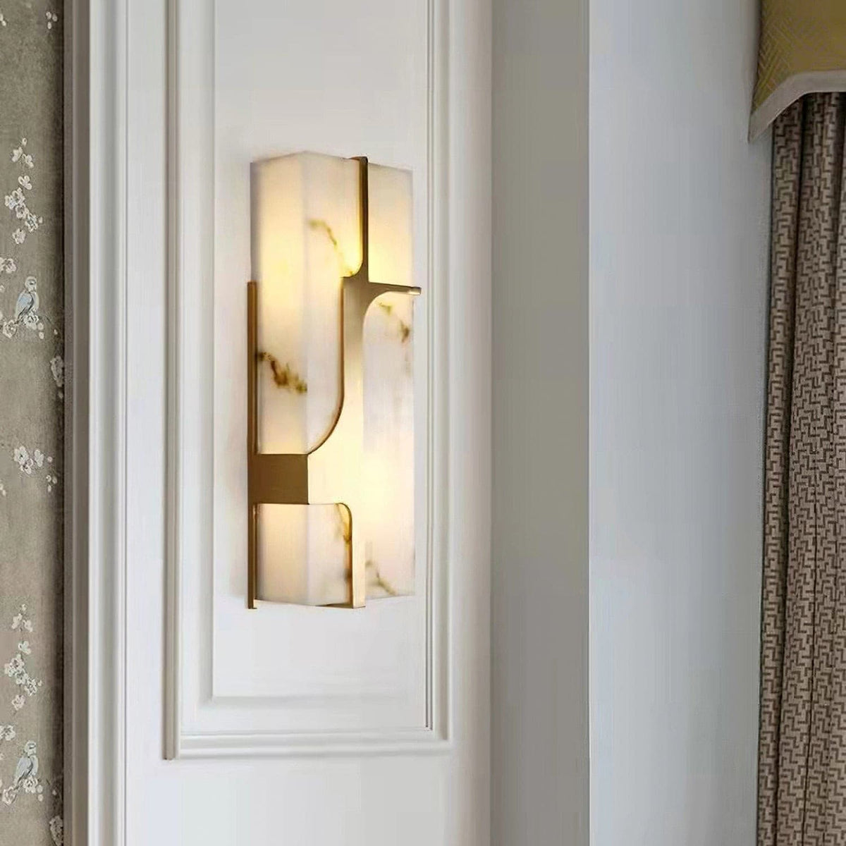 Ariel Vägglampa Alabaster och Mässing Elegans