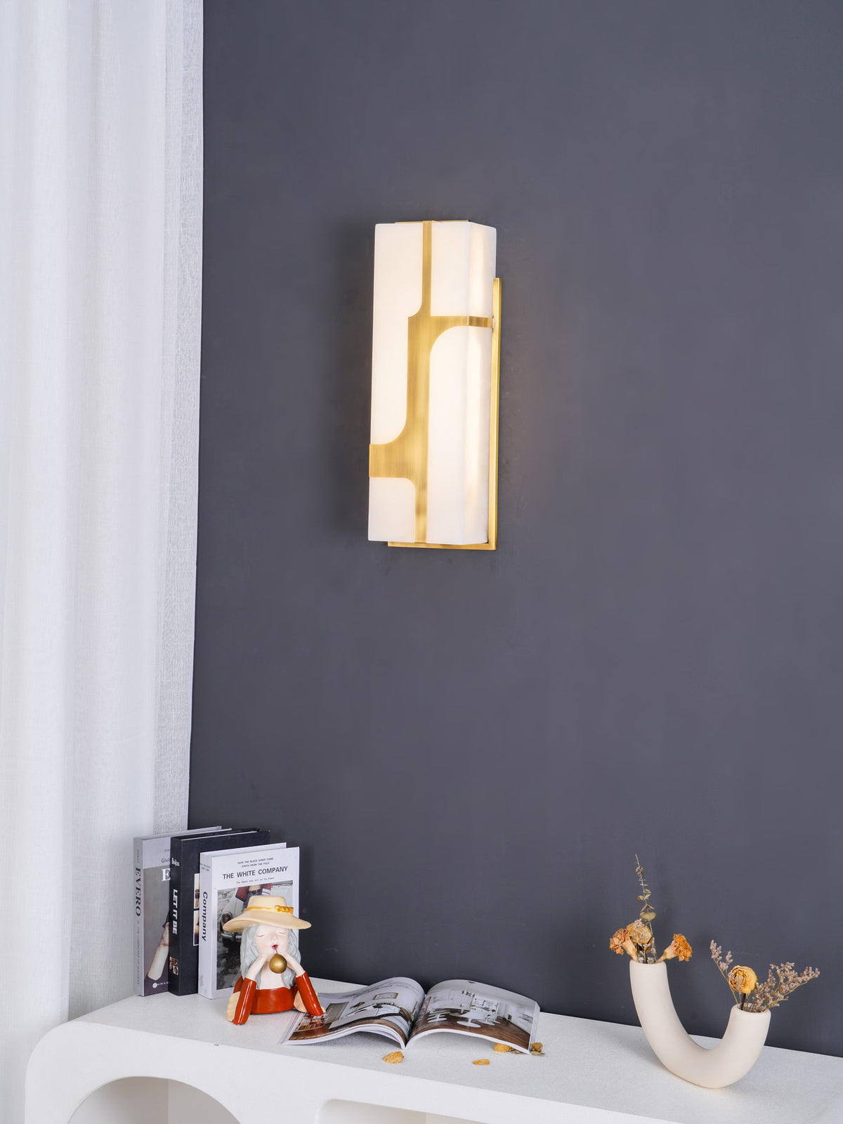 Ariel Vägglampa Alabaster och Mässing Elegans