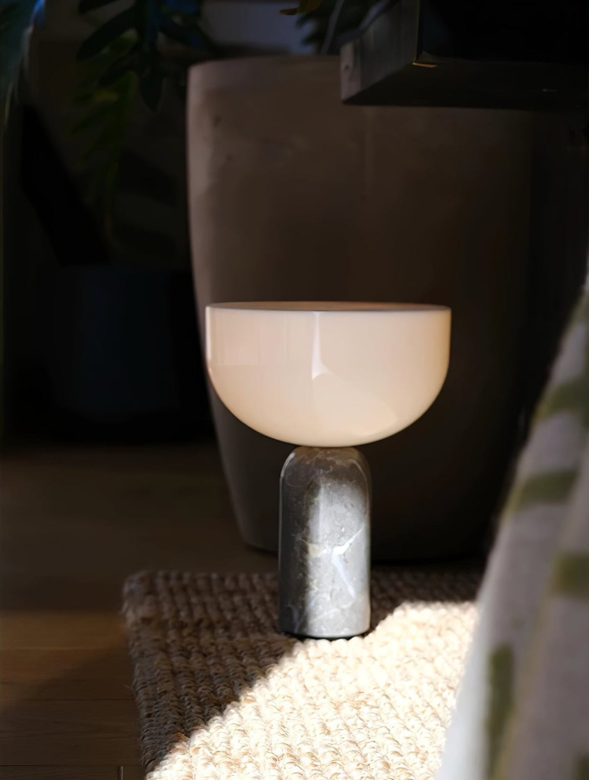 Vicky minimalistisk bordlampe i marmor