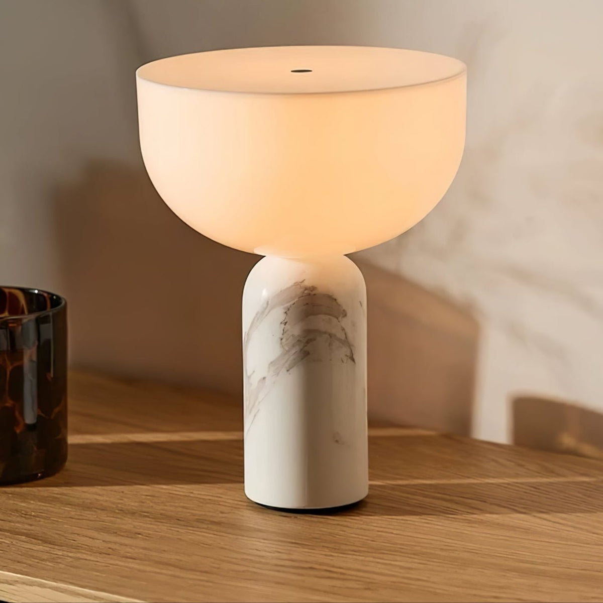 Vicky minimalistisk bordlampe i marmor