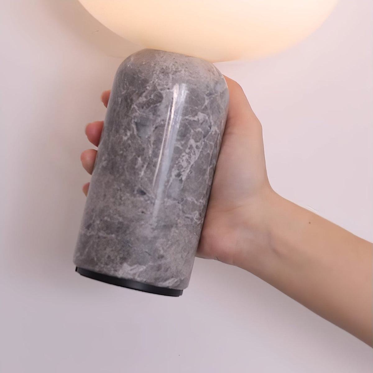 Vicky minimalistisk bordlampe i marmor
