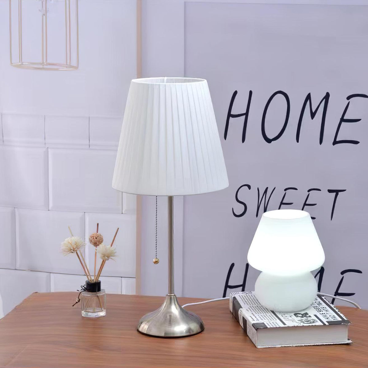 Simplicity plisseret bordlampe i stof