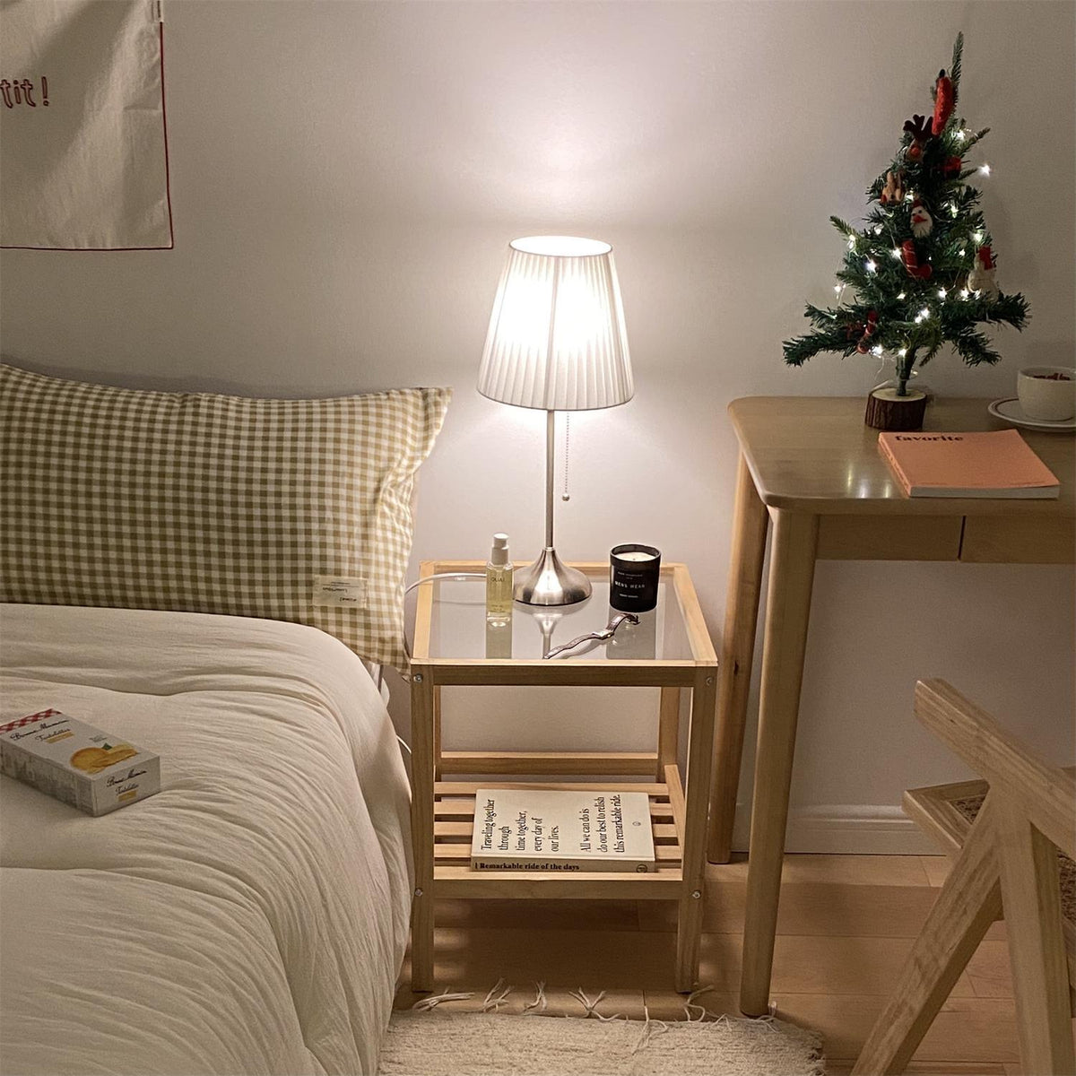 Simplicity plisseret bordlampe i stof