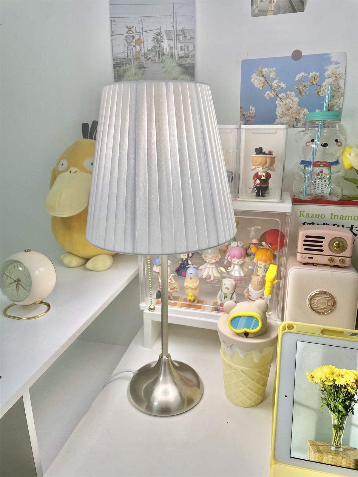 Simplicity plisseret bordlampe i stof